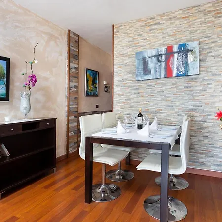 En Primera Linea De Playa Con Aire Acondicionado 公寓 阿罗纳